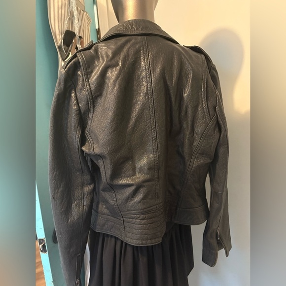 BCBG 100% Leather Jacket // Size M - Picture 6 of 6